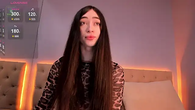 NickieRainer online show from 01.18.25