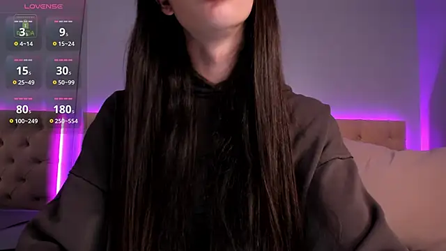 NickieRainer online show from 03.14.25