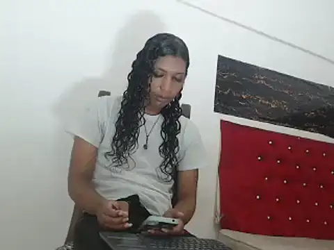 Snapshot of shairaStarr chatting on 12.16.24 shairaStarr online show from 12.16.24