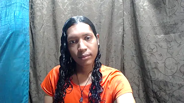 Snapshot of shairaStarr chatting on 10.01.25 shairaStarr online show from 10.01.25