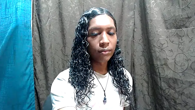 Snapshot of shairaStarr chatting on 10.04.25 shairaStarr online show from 10.04.25