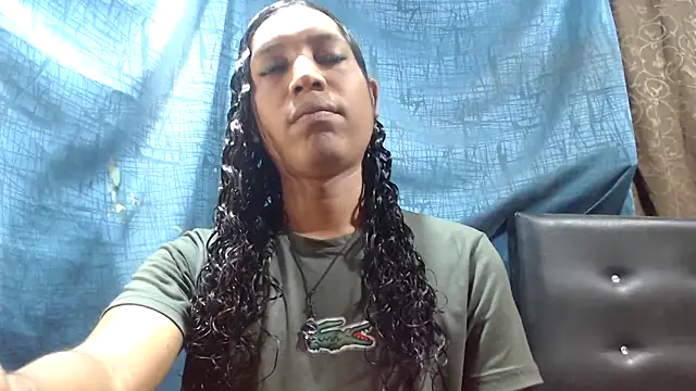 Snapshot of shairaStarr chatting on 10.15.25 shairaStarr online show from 10.15.25