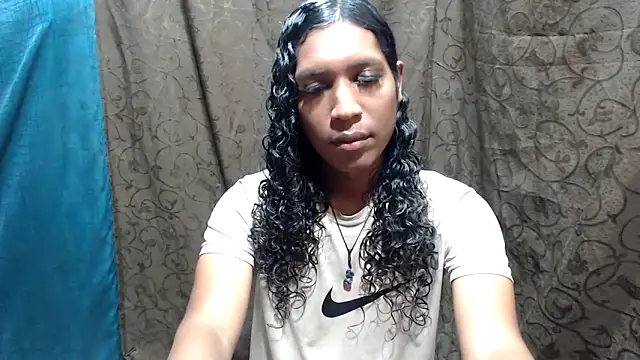 Snapshot of shairaStarr chatting on 10.18.25 shairaStarr online show from 10.18.25