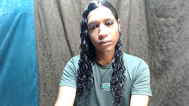 Snapshot of shairaStarr chatting on 10.22.25 shairaStarr online show from 10.22.25