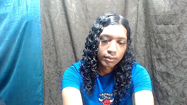 Snapshot of shairaStarr chatting on 10.27.25 shairaStarr online show from 10.27.25