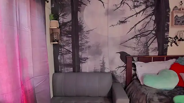 Snapshot of annyluna1 chatting on 12.17.25 annyluna1 online show from 12.17.25