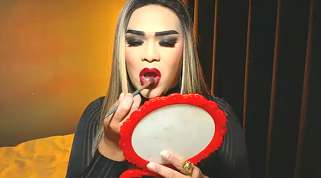 Snapshot of VictoriaEliz chatting on 12.14.24 VictoriaEliz online show from 12.14.24