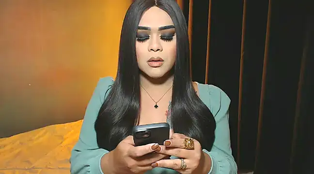 Snapshot of VictoriaEliz chatting on 12.26.24 VictoriaEliz online show from 12.26.24