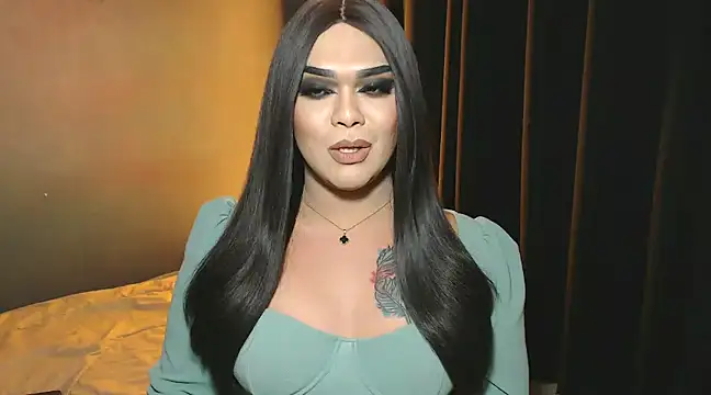 Snapshot of VictoriaEliz chatting on 12.27.24 VictoriaEliz online show from 12.27.24