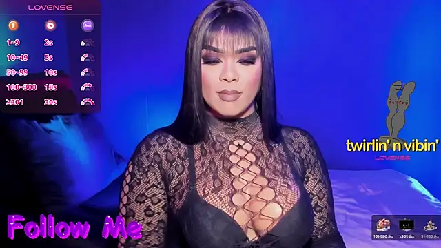 Snapshot of VictoriaEliz chatting on 11.29.25 VictoriaEliz online show from 11.29.25