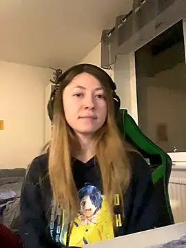 chibi moon  online show from 12.22.25