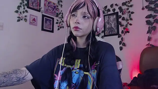 Snapshot of MaryJannes chatting on 01.02.25 MaryJannes online show from 01.02.25