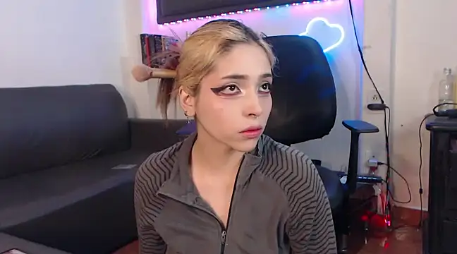 Snapshot of MaryJannes chatting on 03.14.25 MaryJannes online show from 03.14.25