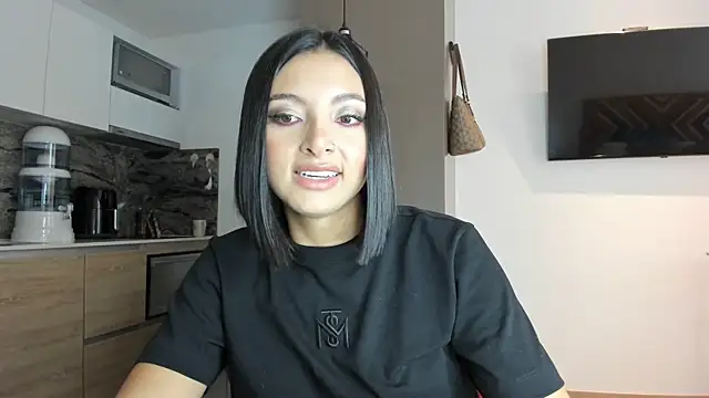 Snapshot of alexademie1 chatting on 12.24.24 alexademie1 online show from 12.24.24