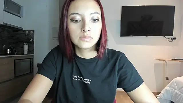 Snapshot of alexademie1 chatting on 01.08.25 alexademie1 online show from 01.08.25