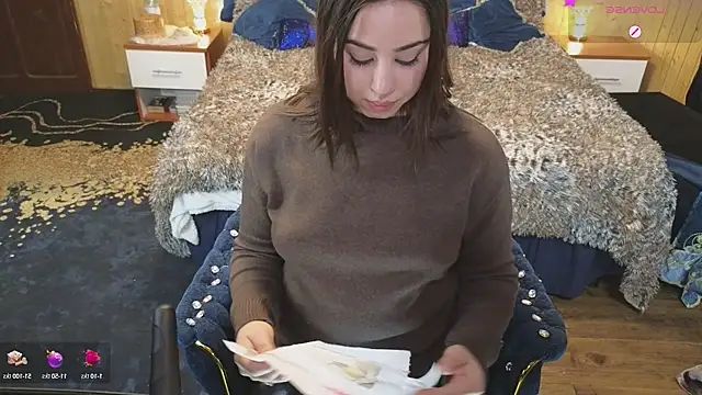 Snapshot of VanessaDoyle chatting on 01.28.25 VanessaDoyle online show from 01.28.25