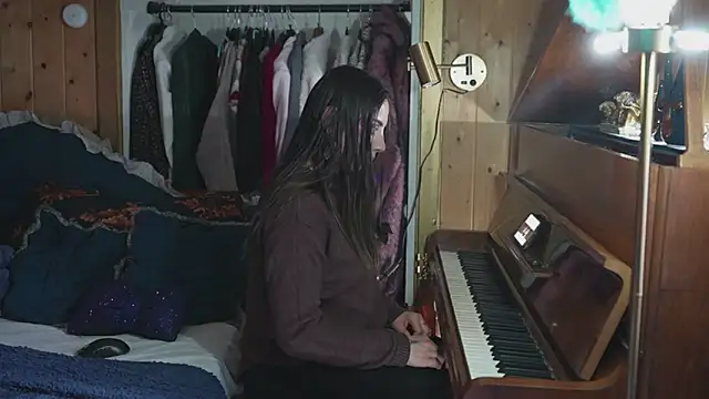 VanessaDoyle online show from 04.14.26