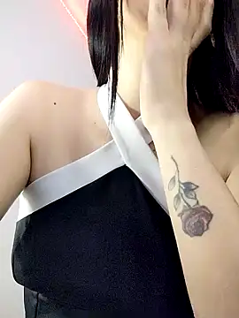 Snapshot of Amira_Milker chatting on 02.01.25 Amira Milker online show from 02.01.25