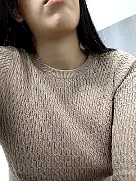 Snapshot of Amira_Milker chatting on 02.11.25 Amira Milker online show from 02.11.25