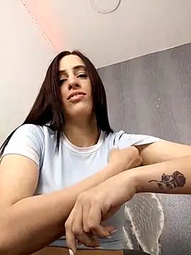 Snapshot of Amira_Milker chatting on 02.12.25 Amira Milker online show from 02.12.25