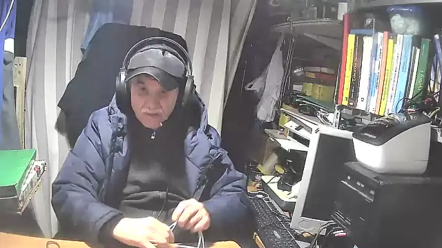 nonnomaturobisex online show from 02.20.25