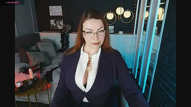 MrsIngrid online show from 11.29.25