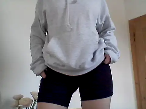 ocean eyess  online show from 04.19.26