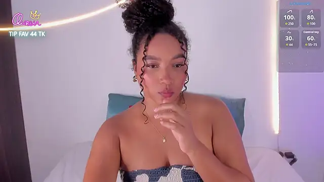 Snapshot of cloe_25 chatting on 02.19.26 cloe 25 online show from 02.19.26