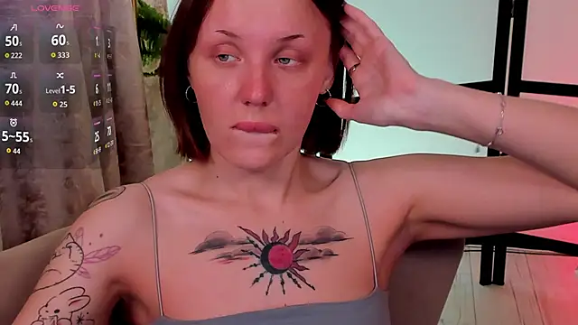 Snapshot of LianaFord chatting on 02.25.26 LianaFord online show from 02.25.26