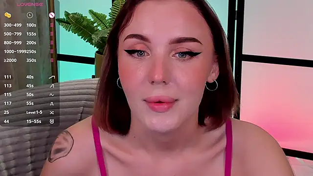 Snapshot of LianaFord chatting on 03.21.26 LianaFord online show from 03.21.26