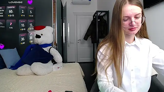 KateJonson online show from 12.07.24