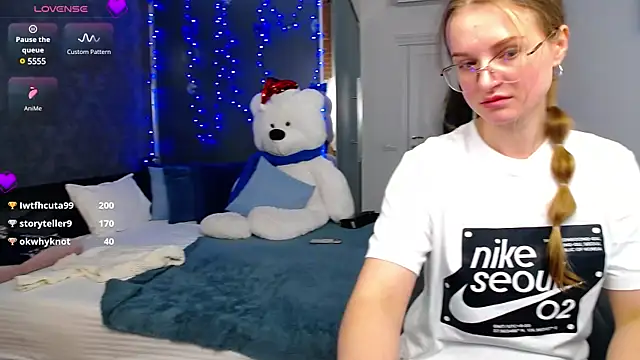 KateJonson online show from 01.09.25