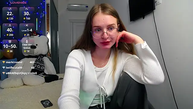 KateJonson online show from 02.13.25