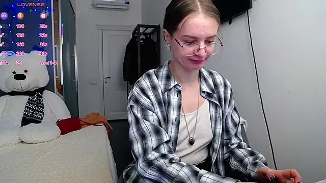 KateJonson online show from 02.20.25