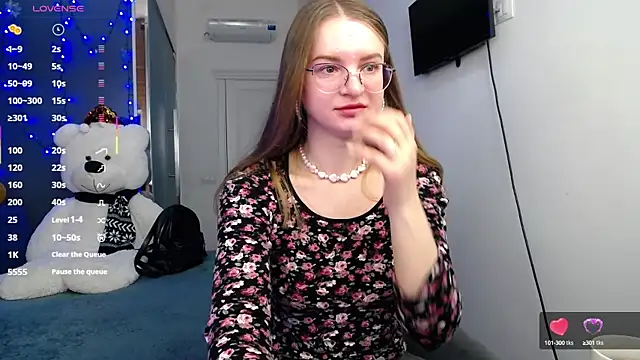 KateJonson online show from 03.14.25