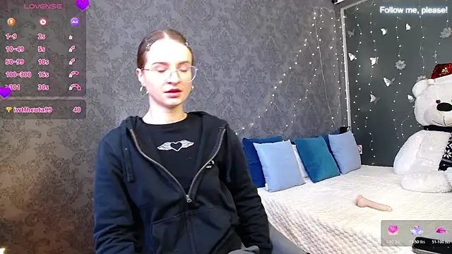 Snapshot of KateJonson chatting on 01.18.26 KateJonson online show from 01.18.26