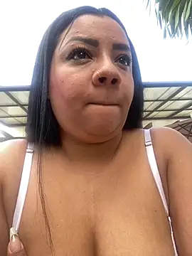Snapshot of MelanyShayk chatting on 12.27.24 MelanyShayk online show from 12.27.24