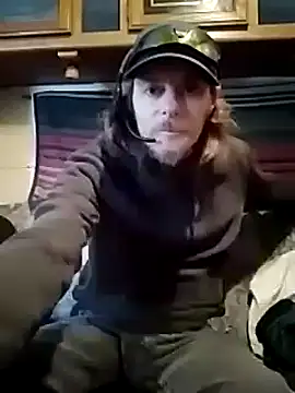 Snapshot of truckerlove69 chatting on 12.02.24 truckerlove69 online show from 12.02.24