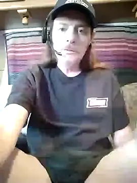 Snapshot of truckerlove69 chatting on 02.07.25 truckerlove69 online show from 02.07.25