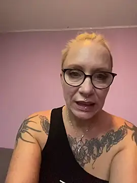 Snapshot of Jan_ina chatting on 10.10.25 Jan ina online show from 10.10.25