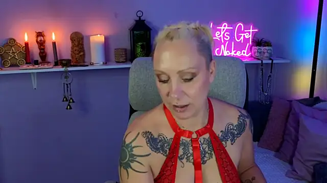 Snapshot of Jan_ina chatting on 11.01.25 Jan ina online show from 11.01.25