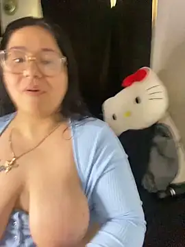 MsConejitaa online show from 12.15.25