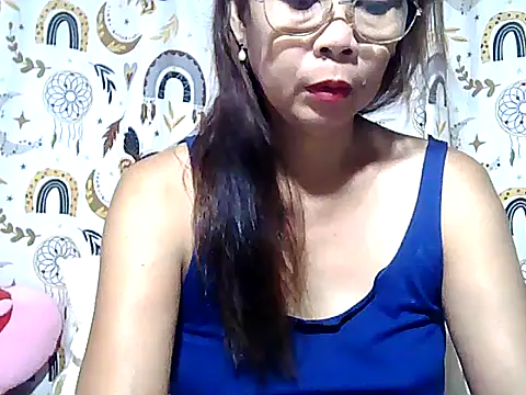 urwife tobe online show from 05.05.26