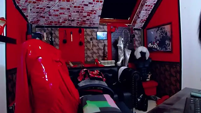 DommeBellatrix online show from 09.18.25