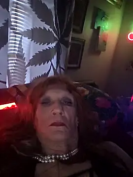 Snapshot of Vonniecd chatting on 11.09.25 Vonniecd online show from 11.09.25