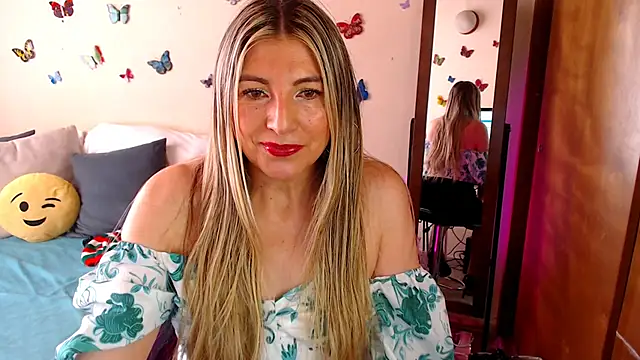 Jolie-Mature online show from 10.20.25