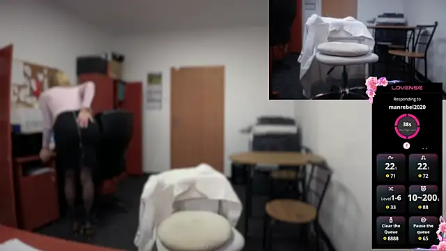 Snapshot of legsLONG chatting on 01.07.25 legsLONG online show from 01.07.25