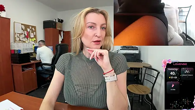 Snapshot of legsLONG chatting on 02.17.25 legsLONG online show from 02.17.25