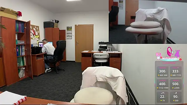 Snapshot of legsLONG chatting on 03.19.25 legsLONG online show from 03.19.25