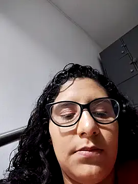 Snapshot of DanielleEvans_ chatting on 02.11.25 DanielleEvans online show from 02.11.25